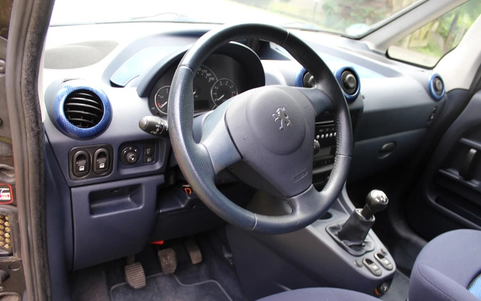 Peugeot 1007 cena 7700 przebieg: 184500, rok produkcji 2008 z Piaski małe 37
